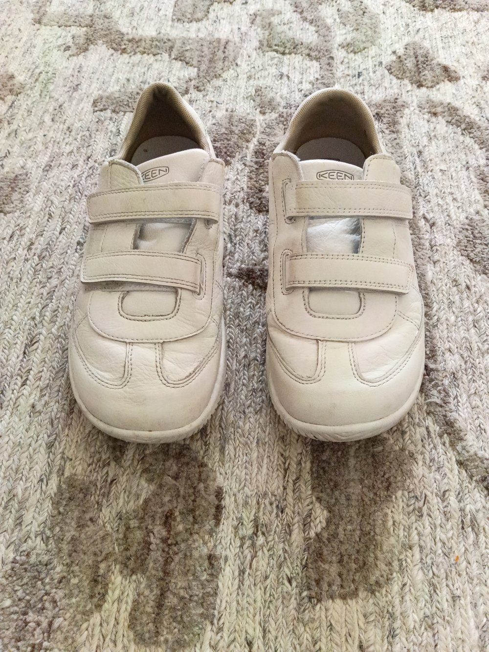 Barefeet Wide Toe Box Keen Kids  Velcro Shoes Sneakers in Leather Off-White